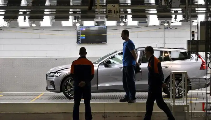 Volvo, Bazı Modellerin Satışını Durdurduklarını Açıkladı: Neler Oluyor?