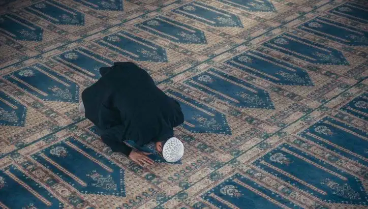Cuma Namazı Saati ve Kılınışı: 12 Eylül 2023'te Dikkat Edilmesi Gerekenler