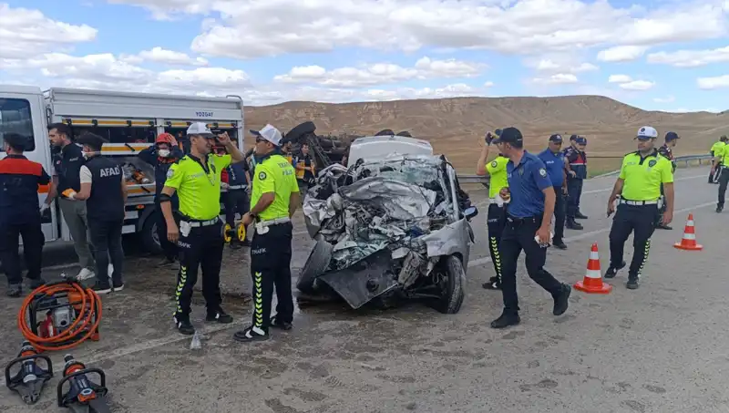 Yozgat’ta Feci Trafik Kazası: 3 Kişi Hayatını Kaybetti, 2 Yaralı