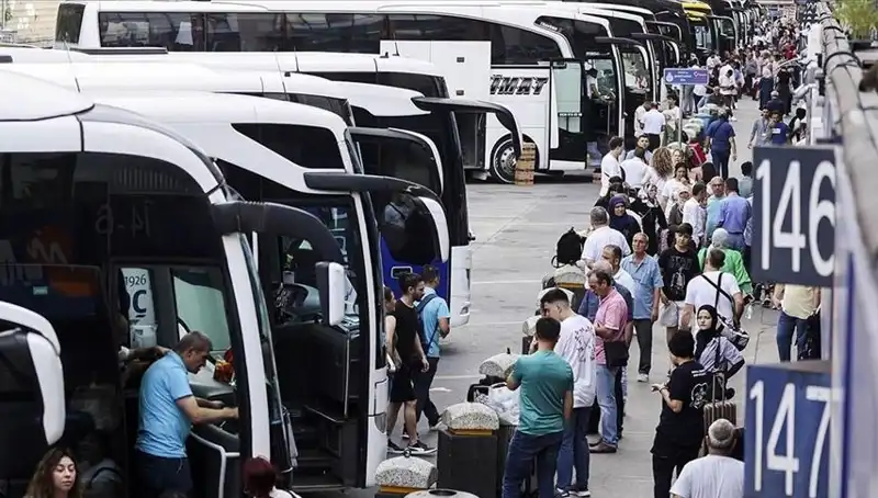 İstanbul'dan Göç Edenlerin Sayısı Şaşırtıyor: 369 Bin 453 Kişi Ayrıldı!