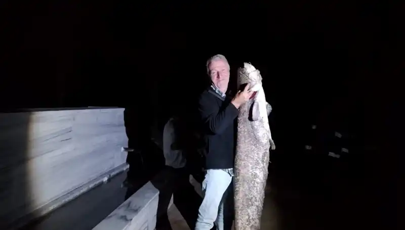 Oltasıyla Şansa Geçen Balıkçı, Barajda 40 Kiloluk Dev Balığı Yakaladı!