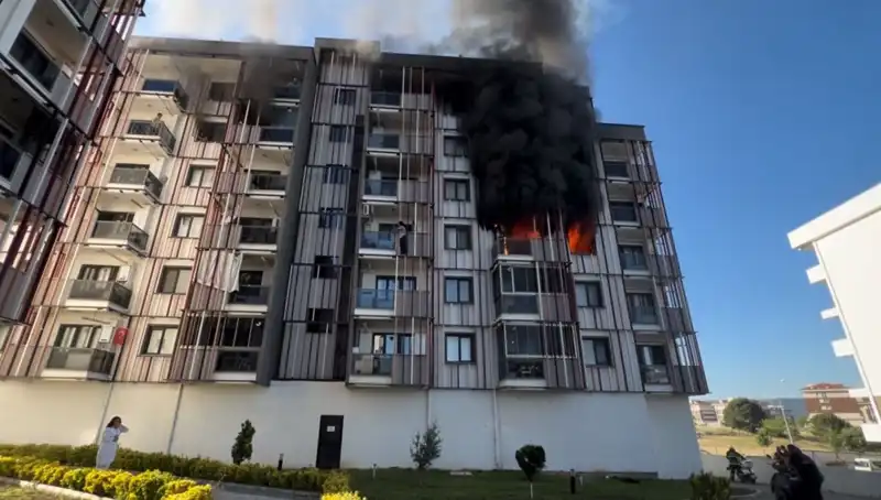 Çanakkale'de Yangın Korkusu: Gece Yarısı Uyananlar Ne Yaşadı?