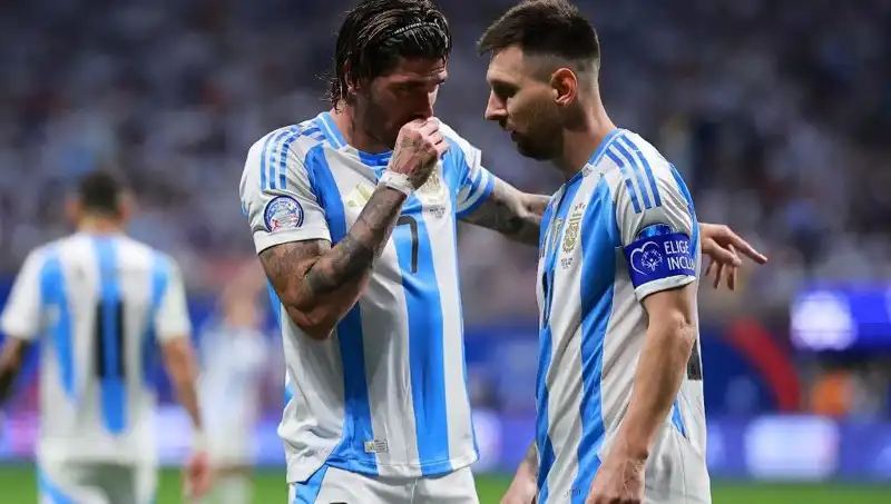 Messi ve De Paul’un Yeniden Buluşması: Futbolun Unutulmaz Anları