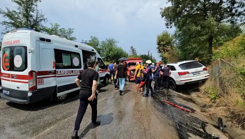 Sakarya’da Kamyonet ve Cip Çarpıştı: İki Araçta 5 Yaralı, Hayat Kayıplarına Sebep Olacak mı?