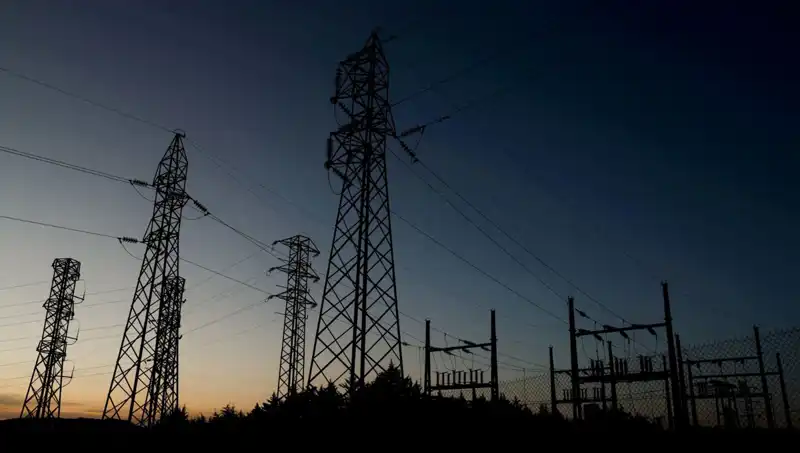 İzmir'de Aniden Gelen Elektrik Kesintisi: Merak Edilen Tüm Detaylar