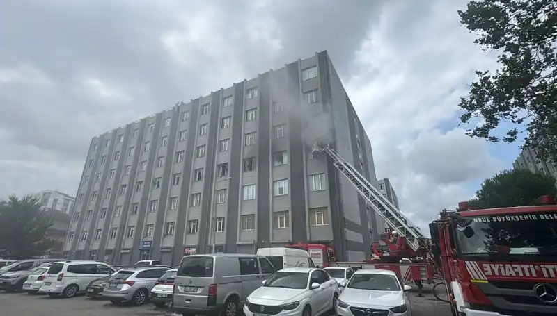 Çorap İmalathanesinde Patlayan Yangın, Hayatları Tehlikeye Soktu!