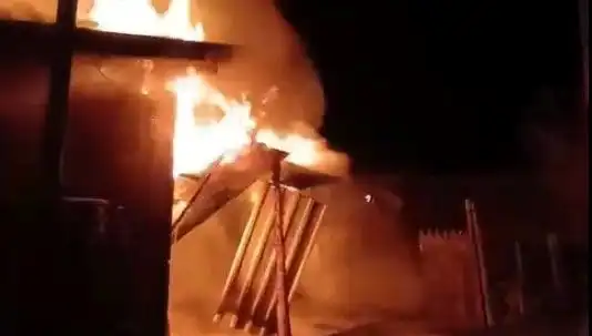 Karabük'te İki Ev Yangında Küle Döndü: Sebepler ve Sonrası Neler Olacak?