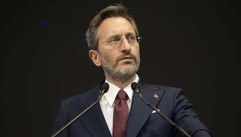Fahrettin Altun'dan Özgür Özel'e Sert Tepki: Siyasette Yeni Bir Gerilim Mi Başlıyor?