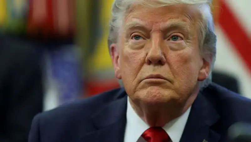 Trump'tan Çarpıcı Açıklamalar: "Hem Ülkeyi Hem Dünyayı Yönetiyorum"