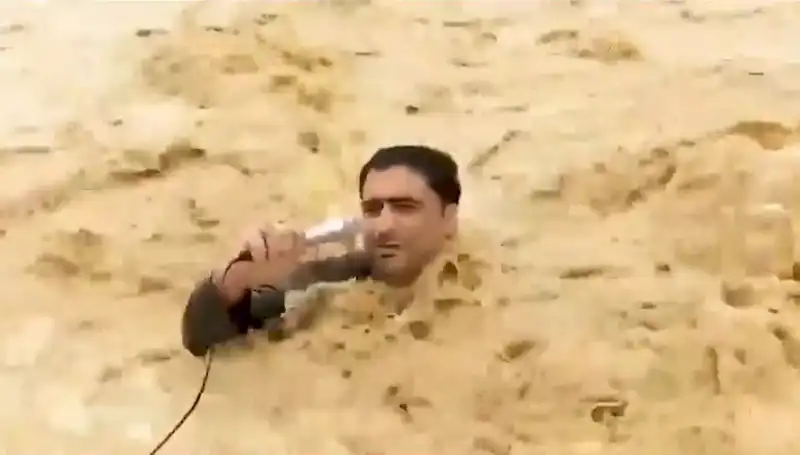 Sel sularına kapılan yayın, izleyicileri ekran başına kilitledi!