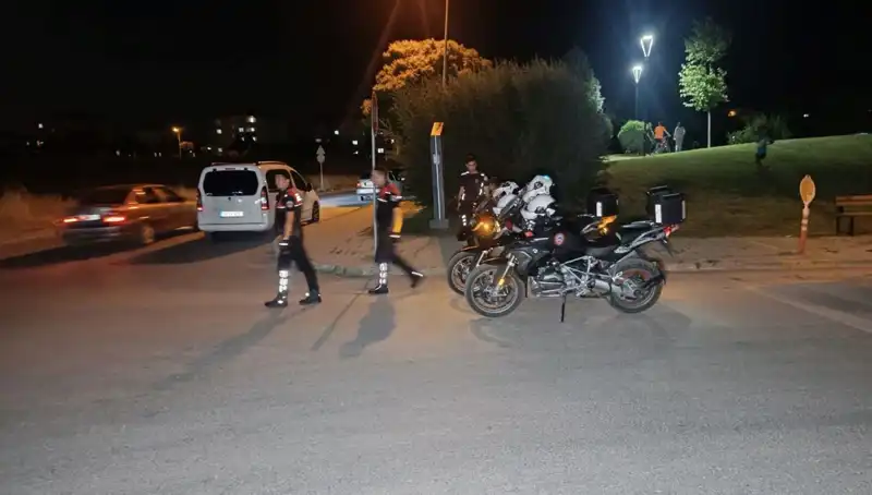 Parkta Çıkan Kavga Kanlı Bitti: 14 Yaşındaki Çocuk Hastaneye Kaldırıldı