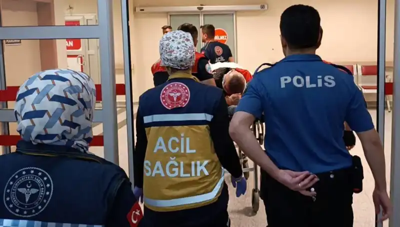** Tuzla’da Kaza Yapan Polis Araçları: İki Yaralı, Olay Anı Gözler Önünde!