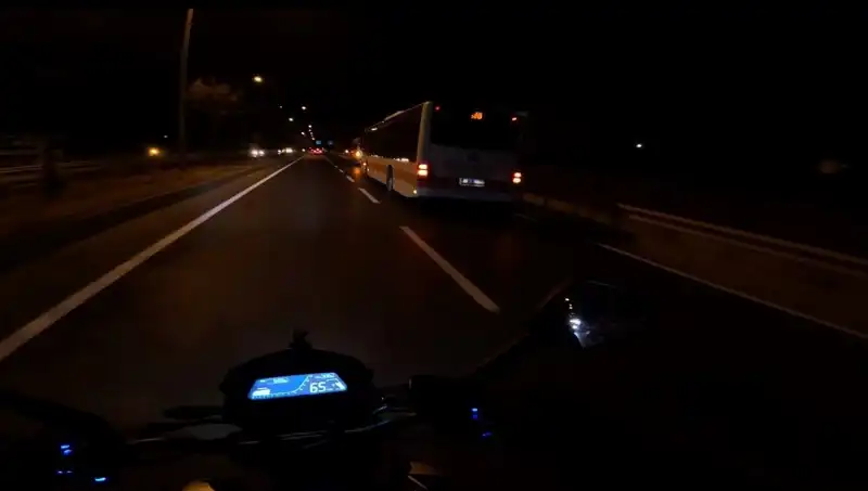 Otobüs Kazası: 41 Yaşındaki Adam Ağır Yaralandı, Hayatı Tehlikede