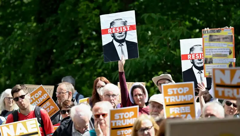 Donald Trump, İskoçya'da Golf Oynarken Protestolarla Karşılaştı