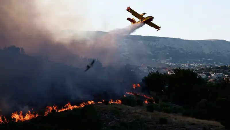 Sakız Adası'ndaki Orman Yangını Kontrol Altına Alındı, Halk Rahat Bir Nefes Aldı