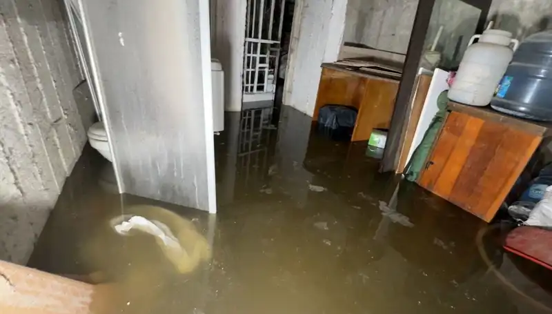 Avcılar’da Aniden Gelen Yağmur Su Baskınlarına Neden Oldu