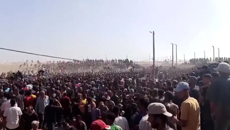 İsrail'in Filistin'deki İnsani Yardım Çalışmalarına Saldırısı: 30 Can Kaybı