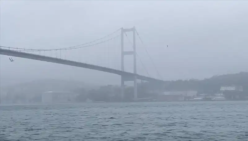 İstanbul Boğazı'nda Yoğun Sis nedeniyle Gemi Trafiği Durdu