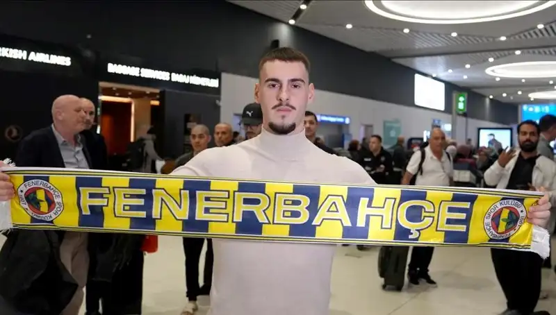Fenerbahçe, Genç Yıldızı Mimovic'in Lisansını Çıkardı!