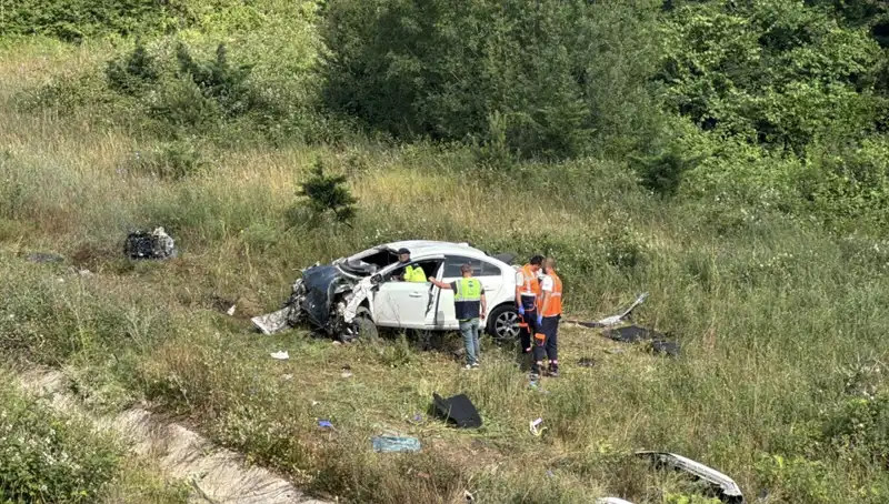 Kuzey Marmara Otoyolu'nda Dehşet Verici Kaza: Araç Şarampole Yuvarlandı