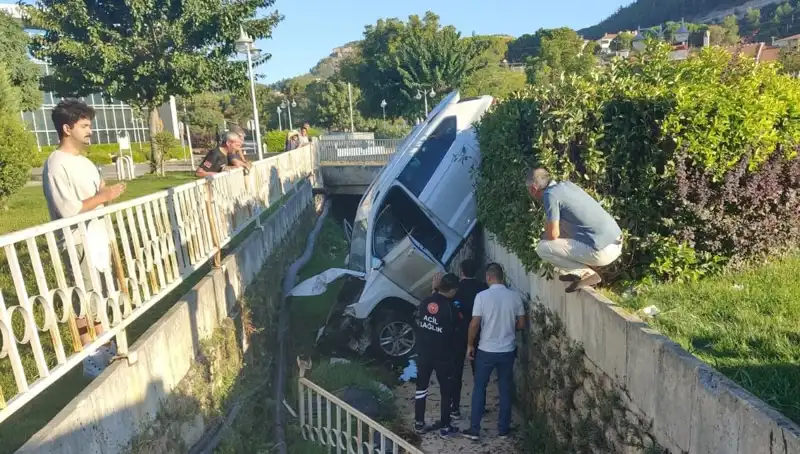 Muğla'da Direksiyon Hamlesi, Feci Kazaya Neden Oldu!