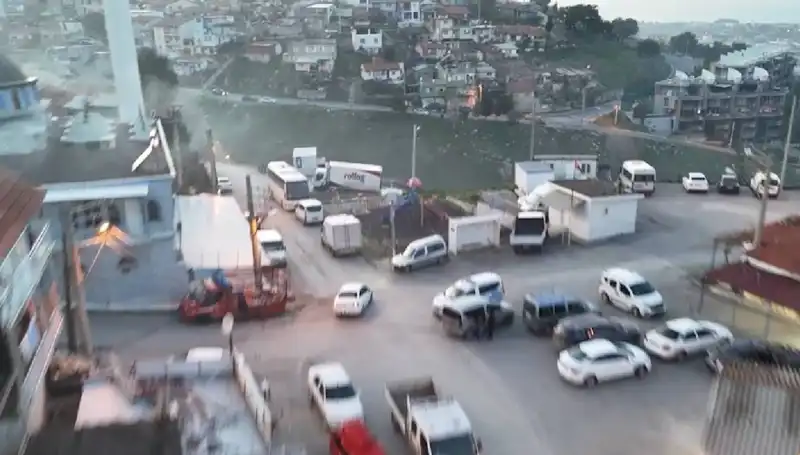 İzmir'de Gerçekleşen Büyük Operasyonda 99 Gözaltı ve 133 Tutuklama