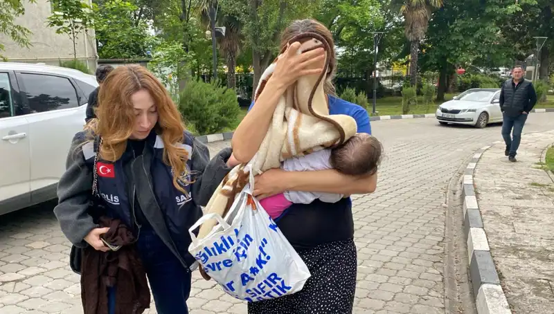 Evlerden Hırsızlık Yapan Kadın, Polisi Kandırmadan Yakalandı