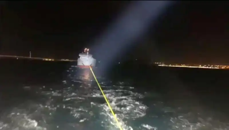 Çanakkale Boğazı'nda Gemi Arızası: deniz trafiği durdu
