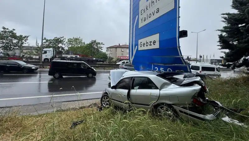 ** Trafik Levzasına Çarpan Araçta 1 Yaralı: Olayın Detayları Ortaya Çıktı**