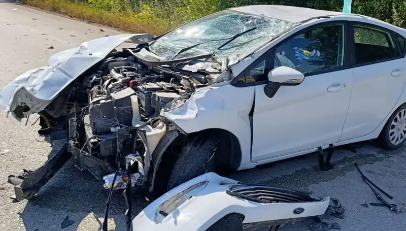 Çanakkale'de Dehşet Veren Trafik Kazasında İki Kişi Yaralandı