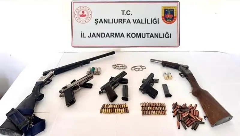 Şanlıurfa'da Ruhsatsız Silah Operasyonunda 5 Kişi Tutuklandı: Detaylar Ortaya Çıktı