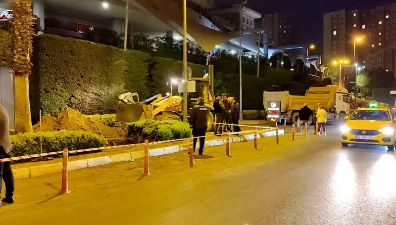 AVM Girişinde Doğalgaz Paniği: Alışveriş Keyfi Aniden Son Buldu