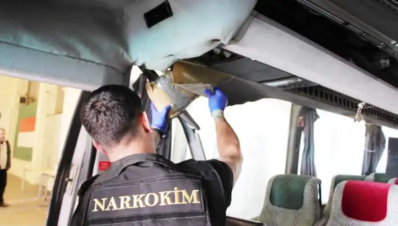 Sınır Kapısında Yakalanan Uyuşturucu: 77 Kilogramlık Skandal