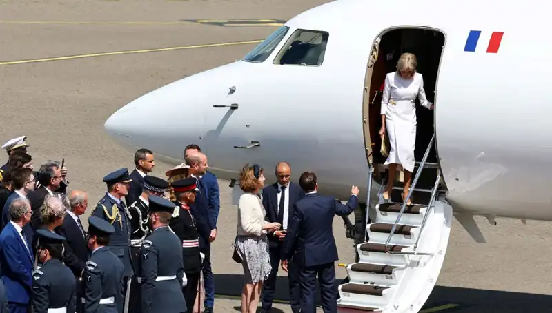 Eşi, Macron’un Ellerini Havada Bıraktı: Şaşırtan Sebep Nedir?