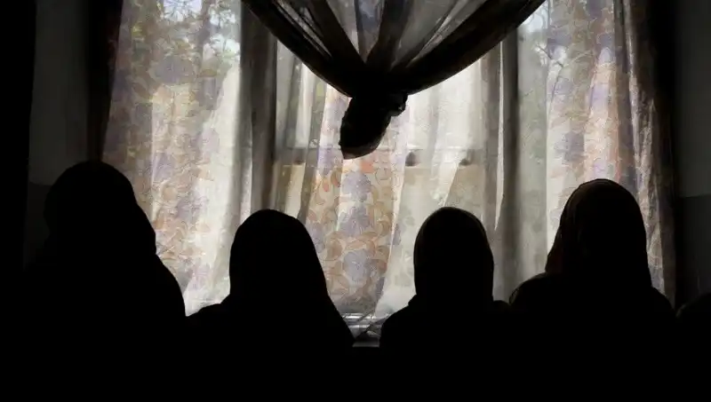 Kadın Yazarların Sesi Susturuldu: Taliban'dan Kitap Yasakları