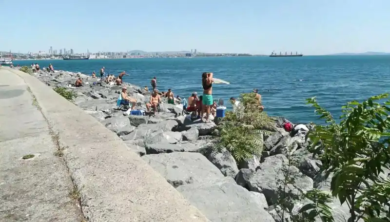 İstanbullular Sıcak Hava ile Sahillere Akın Etti!