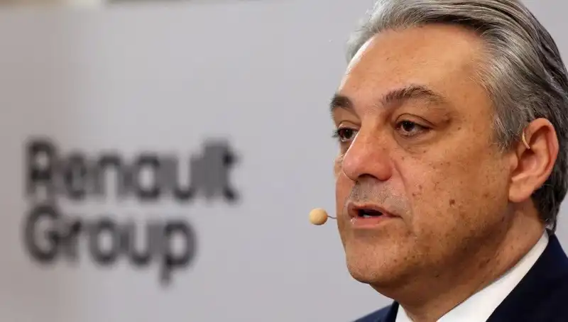 Renault'da Şok İstifa: Yönetimdeki Değişim Ne Anlama Geliyor?