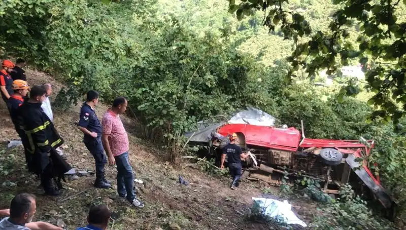 Fındık İşçilerini Taşıyan Araç Şarampole Yuvarlandı: Kaç Kişi Hayatını Kaybetti?