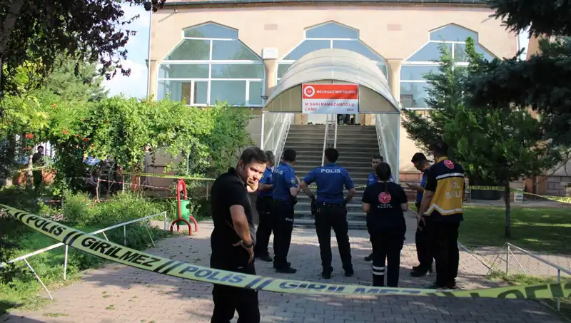 İslam Dünyasında Şok Eden Olay: Namaz Kılan Husumetli Öldürüldü!