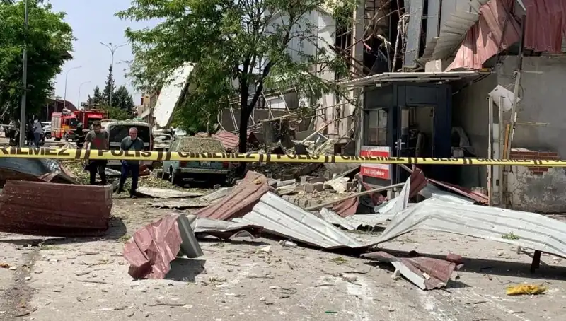 Gaziantep'te Fabrika Patlaması: Şok Edici Gelişmeler ve Yaralılar