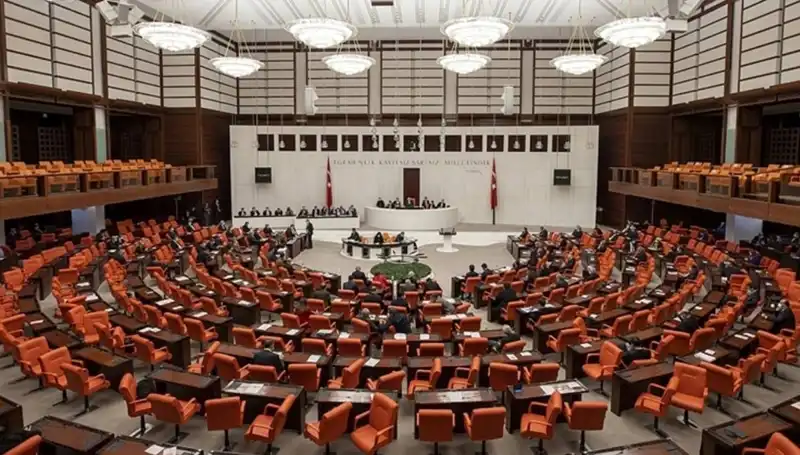 Meclis’teki Gıda Zehirlenmesi İddialarına Yanıt Geldi: Hasan Turan Açıklama Yaptı