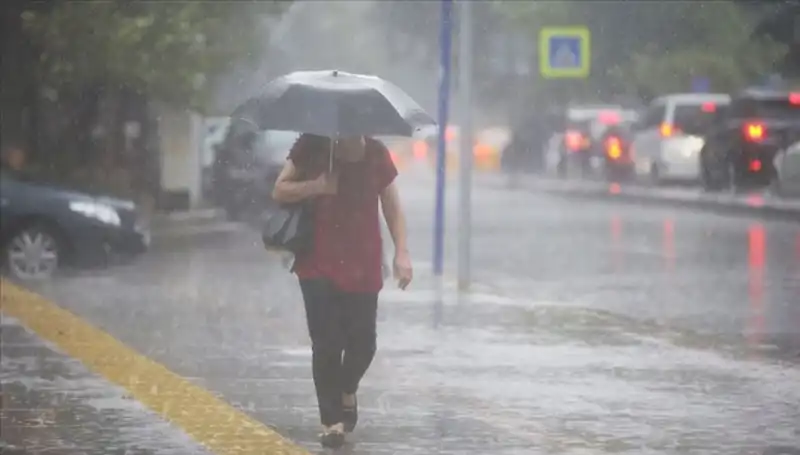 Üç Bölgede Sağanak Yağışlar Devam Edecek: Meteorolojik Uyarılar Geldi