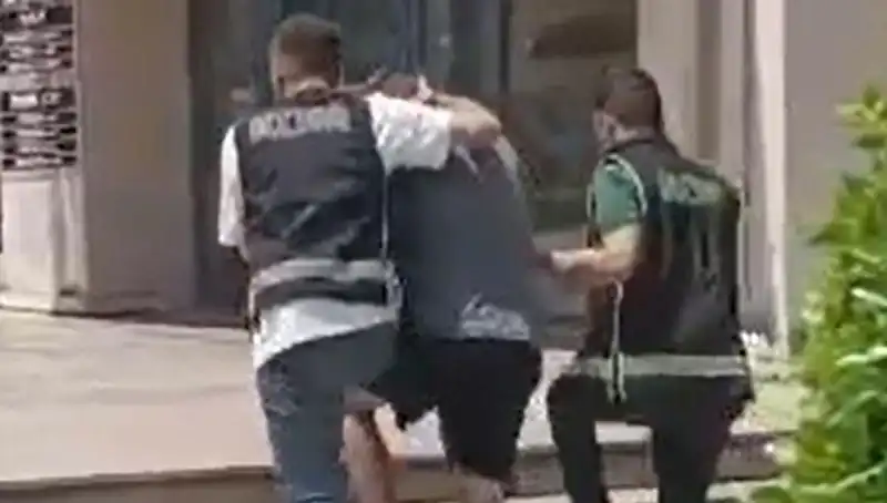 Sahte Dolarla Alışveriş Yapan Turist Sınır Dışı Edildi