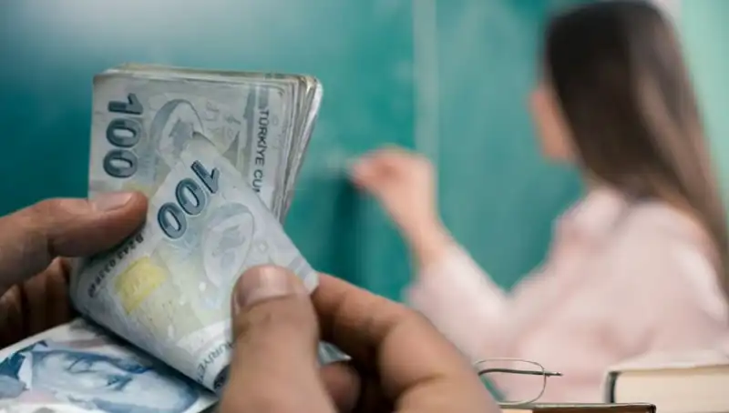 Eğitimde Dönüşüm: 2025'te Öğretmen Maaşları Ne Kadar Olacak?