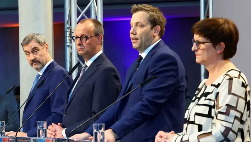 Almanya'da Koalisyon Hesapları: SPD Üyeleri GroKo'yu Onayladı