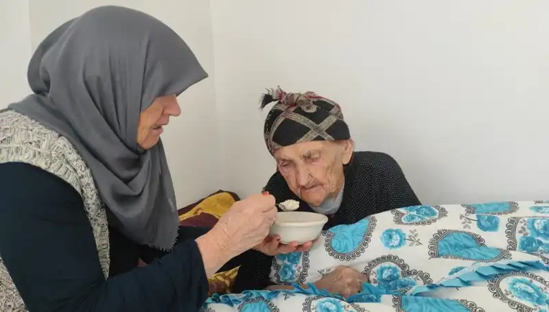 102 Yaşındaki Kezik Nine’nin Sağlık Sırrı: Doğal Beslenme ve Mutluluğun Gücü