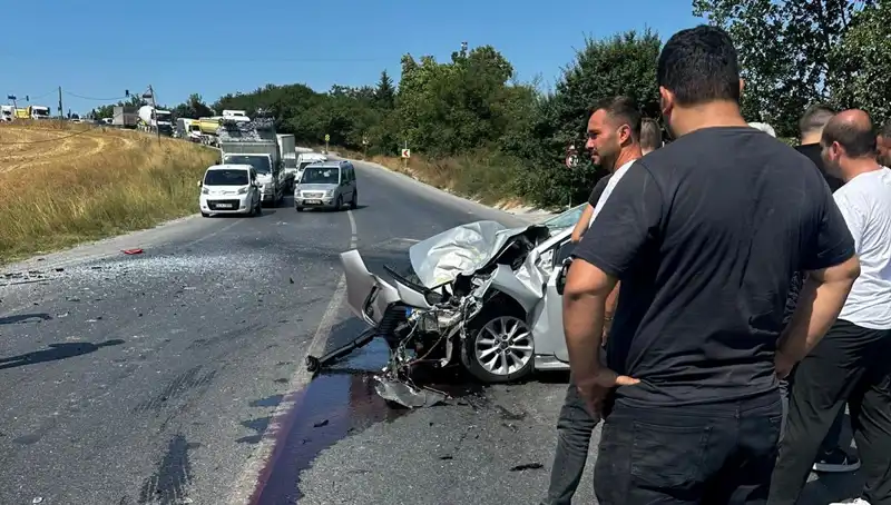 İstanbul'da Feci Kaza: Kalp Krizi Geçiren Şoför, Otobüse Çarptı