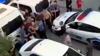 Sosyal Medyada Patlak Veren Kavga Sokakları Duygulandırdı: 4 Yaralı!