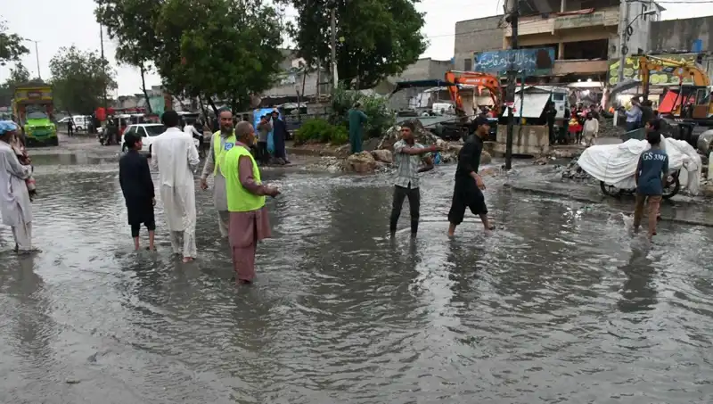 Muson Yağmurları Hindistan'da Büyüyen Felaket: 57 Can Aldı