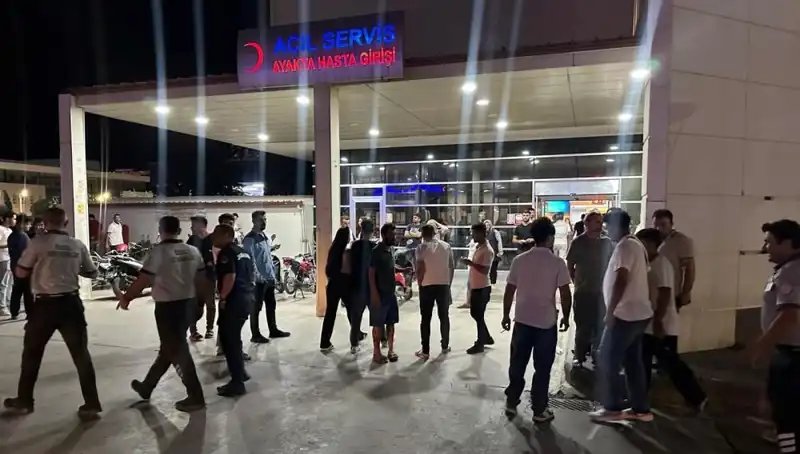 Acil Servis Önünde Tekme Tokat Kavga: Hastalar ve Görevliler Şokta!